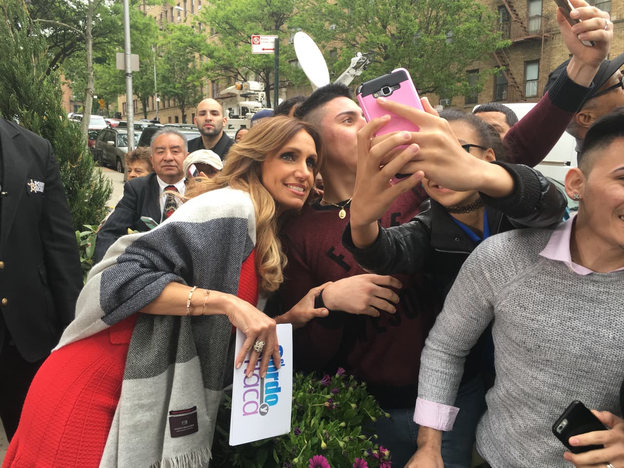 Y Lili accedió gustosa a tomar la foto del recuerdo.