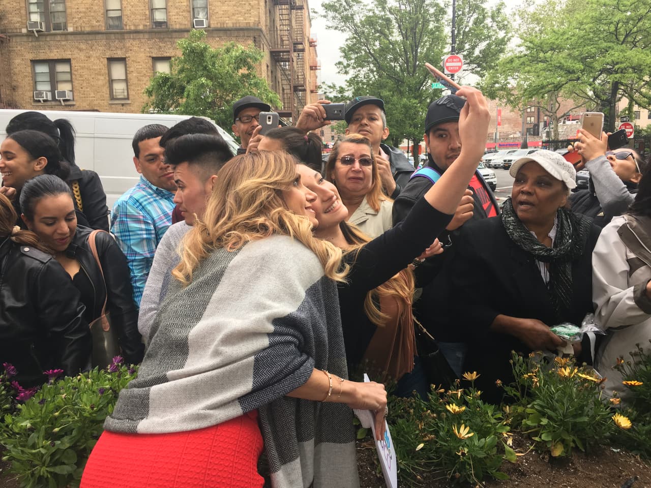 Nadie se quedó sin una 'selfie' con la conductora.