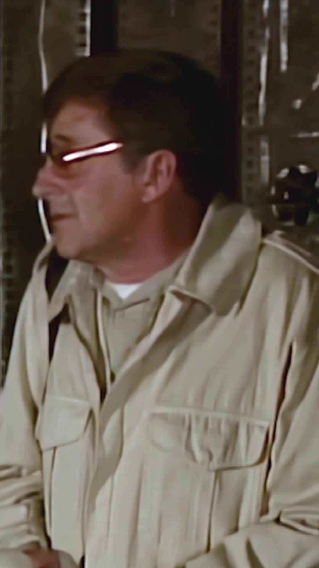 El padre Cuco es despedido por el pueblo