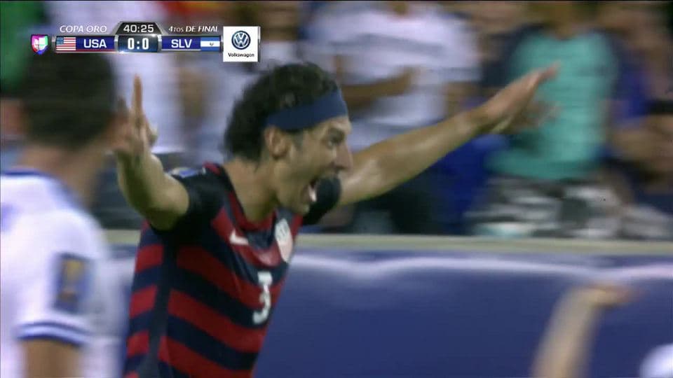 Goooolll!! Omar González mete el balón y marca para USA