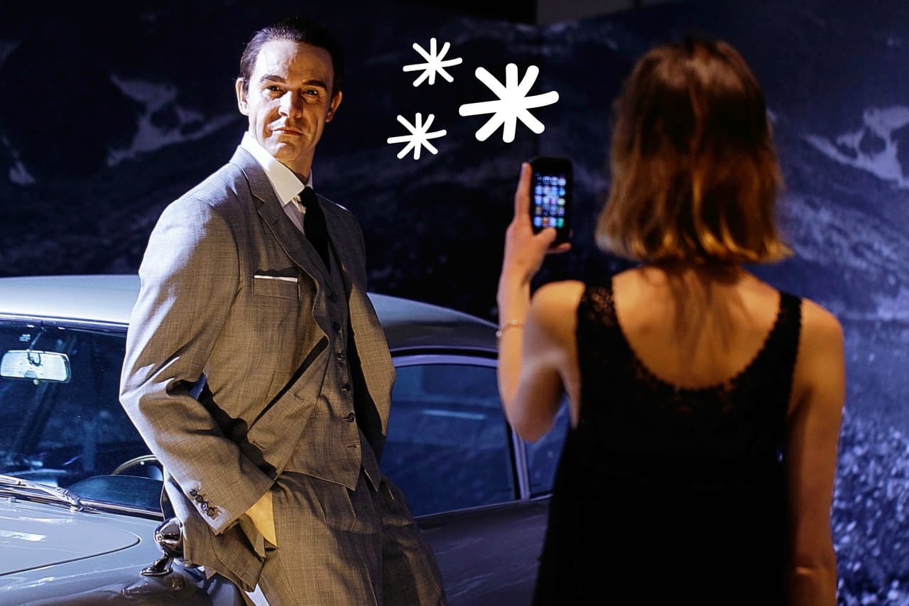 Sean Connery. James Bond jamás fallaba al momento de encontrar un look. El gran actor escocés sigue y seguirá siendo el Agente 007 favorito. Nadie llevaba un traje como lo hacía él.