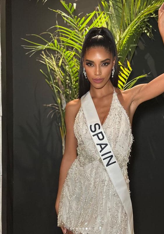 <b>Athenea Paulinha Pérez Nsué</b> tiene 27 años y es originaria de Murcia, España. Tiene raíces africanas y estudió Marketing y Publicidad.