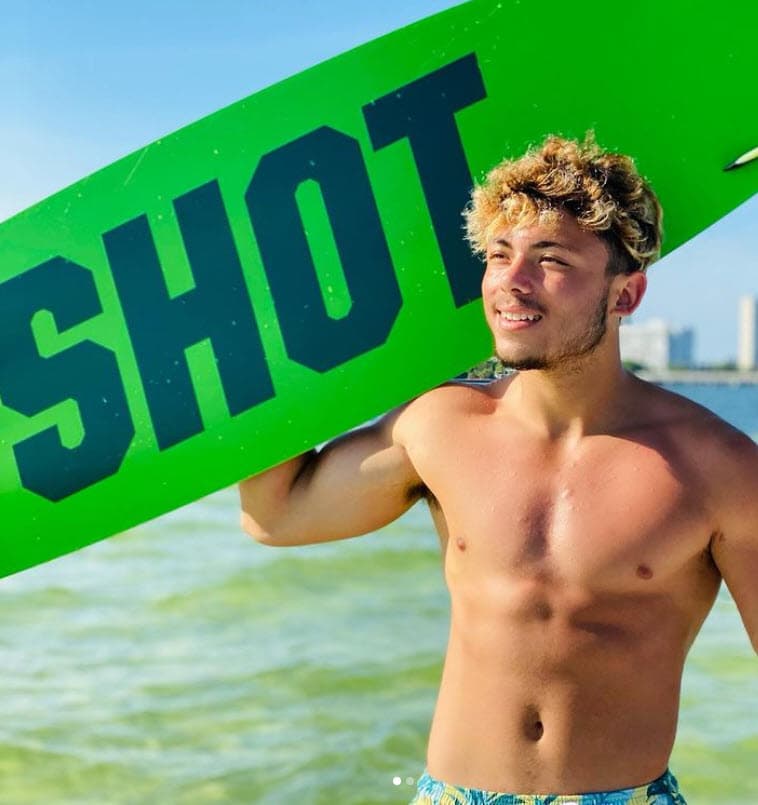 Duque señaló que Cristan tiene claro que no quiere ingresar a la universidad y 
<b>tampoco puede obligarlo</b> a continuar sus estudios cuando tenga 18 años.
<br>