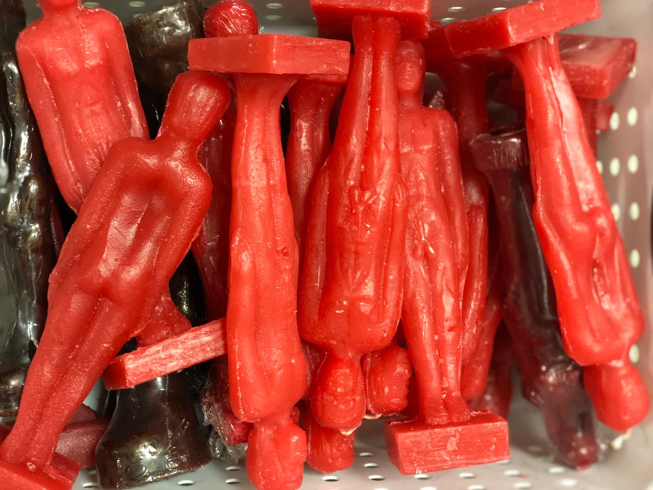 En los rituales de magia blanca, se usan estas veladoras con forma de hombre para atraer el amor de la persona deseada.