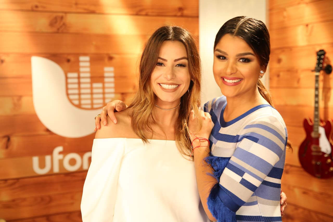 Por supuesto, también estarán presentes desde la alfombra magenta esperando el arribo de todos los famosos que se darán cita este 23 de febrero en Miami.