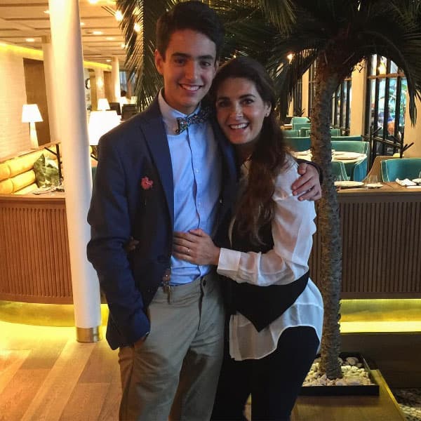 "[...] Yo me había hecho bien mensa (para que Sebastián estudiara actuación). Una vez sí me dijo: '¿Te cuesta muy caro que yo pueda salir en las novelas?'. Le dije, no Sebastián, es un trabajo. Yo no soy quién para meterte en una novela, tienes que estudiar, prepárate. Esa era mi idea, de que él se prearare bien para que pueda trabajar [...]", aseguró la actriz.