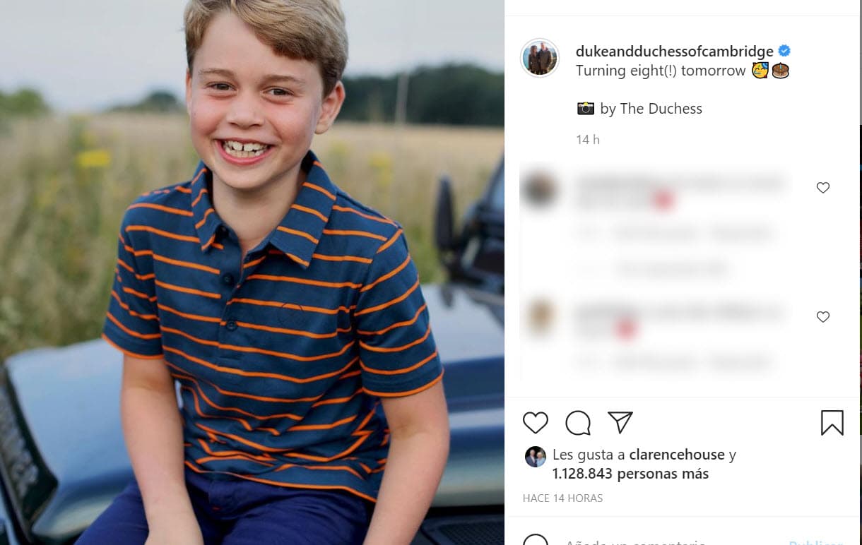 Se trata de esta foto que fue publicada en la cuenta oficial de Instagram de los Cambridge, en la que está muy sonriente 
<b><a href="https://www.instagram.com/p/CRmreACltur/" target="_blank">frente a la lente de su mamá. </a></b>