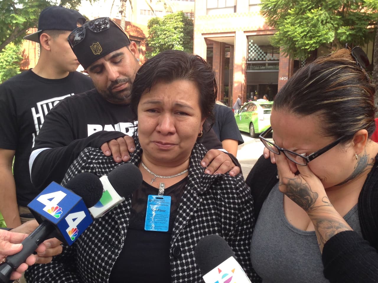 La familia del marine baleado en Los Ángeles se aferra al milagro