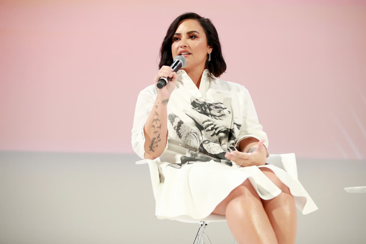 Además de Demi Lovato, otros famosos se han declarado pansexuales. Este término fue popularizado por Sigmund Freud a principios del siglo XX y en los últimos años ha vuelto a tomar relevancia. 
<br>
