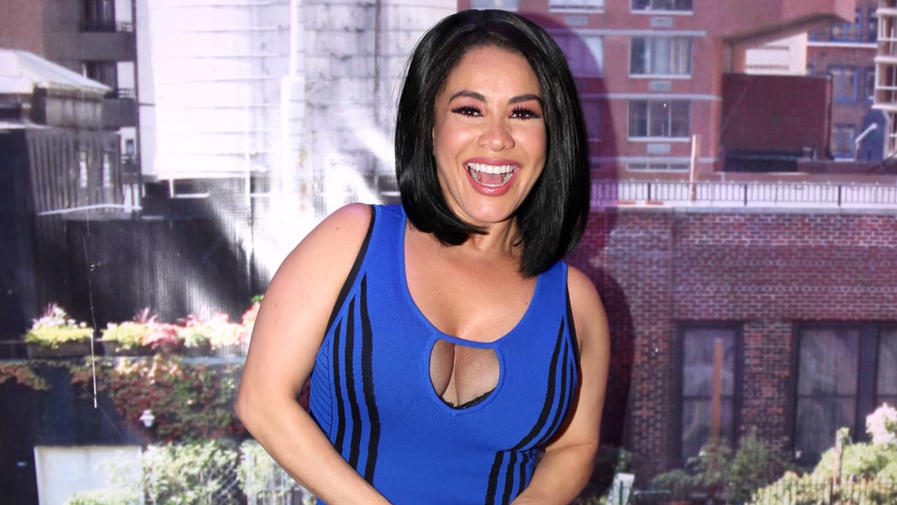 Carolina Sandoval 'La Venenosa' quiere quitarse sus implantes de seno, pero hay algo que la frena