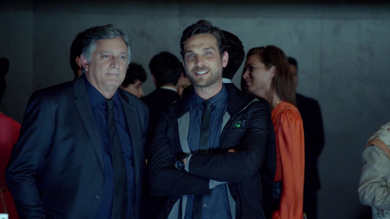 Alan Gudman es el esposo de Susana Aisen, padre de Benjamín e Isabella, hijo de Elsa y Jonathan, hermano de Uri.