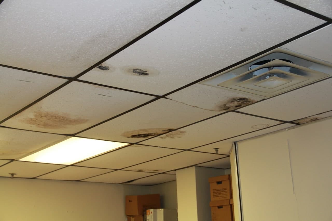 Por otra parte, el comisionado de Bomberos, Javish Collazo, indicó que se encuentran trabajando para mejorar las condiciones del edificio.