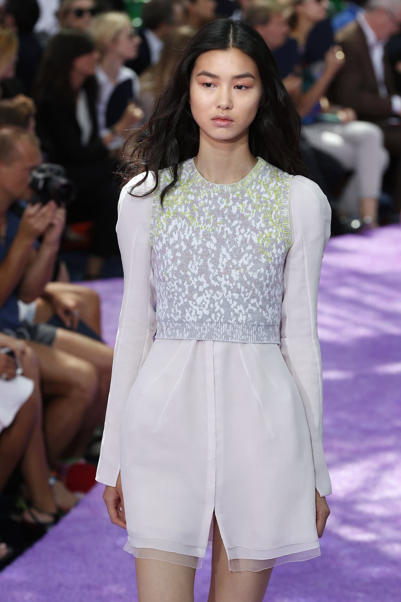 Los toques florales y los tonos pastel son claves para Dior.