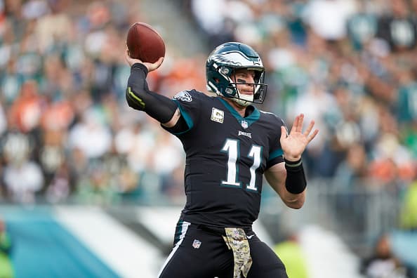 Pero nada parece indicar que los Eagles mantendrán su apuesta por Wentz como QB una ver que se recupere de su lesión, lo que dejaría en el aire el futuro de Foles.