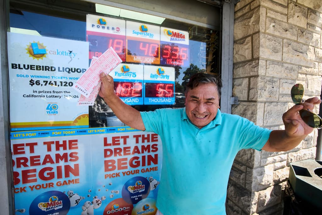Las historias de los ganadores del premio mayor del Powerball y Mega Millions en 2025