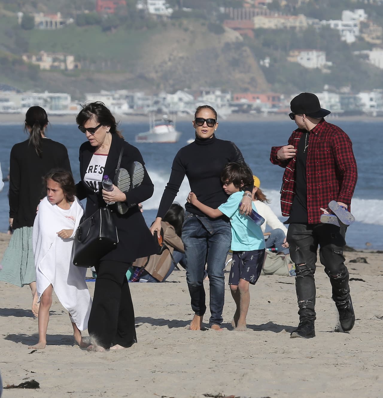 Así que mejor decidieron retirarse.