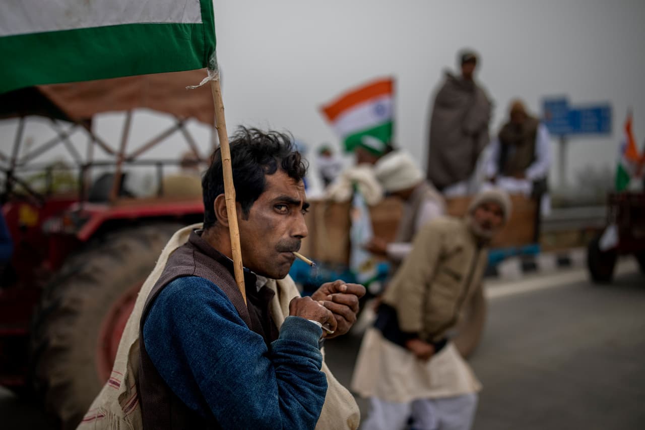 <b>Protesta de campesinos</b>
<br>
<br>Granjeros durante una manifestación contra las nuevas leyes agrícolas impuestas en Nueva Delhi, India, el 7 de junio.
<br>