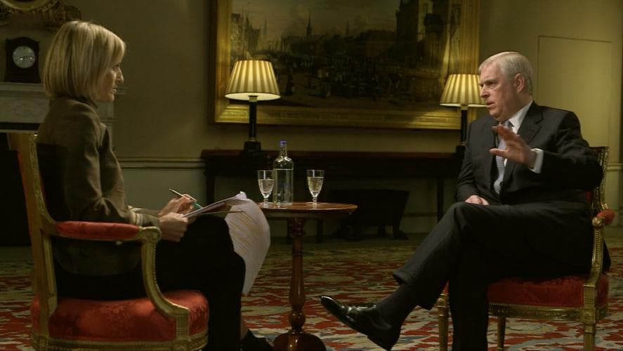 El duque de York admitió que haberse quedado en la casa de Epstein, en 2010 y a dos años de que el hombre tuvo su primera condena por traficar con una menor de edad, fue un error: "Quedarme en casa de Epstein no estuvo bien", declaró a la periodista Emily Maitlis en la entrevista que se grabó el pasado jueves 14 de noviembre.