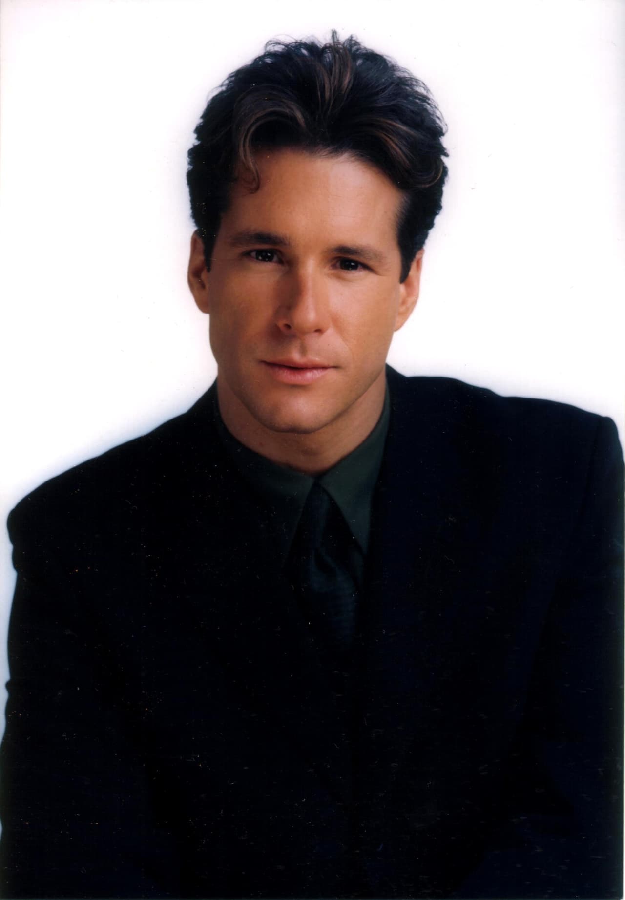 Fernando Carrillo fue el galán por excelencia en los años 90, pues realizó más de 10 telenovelas en donde brilló por su talento y belleza física.