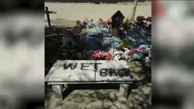 Tumbas de inmigrantes latinos vandalizadas en Arizona y otros incidentes de odio que fueron noticia esta semana