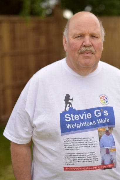 Definitivamente este padre no quería caminar hacia el altar con una máscara de oxígeno que le permitiera caminar.