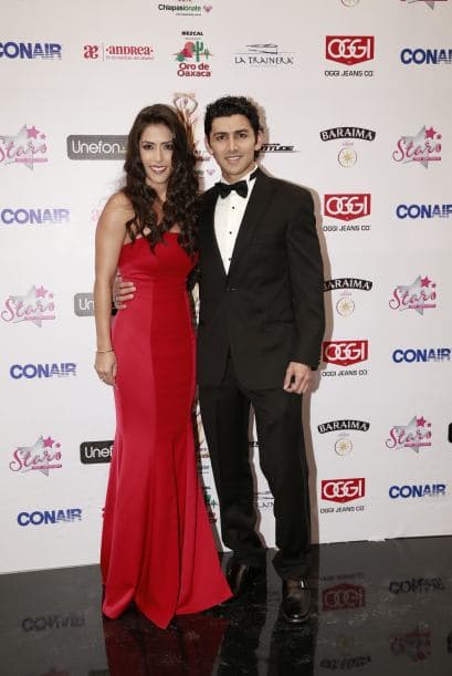 Miguel Martínez y Daniela Basso lucieron como muñequitos de pastel de tan elegantes y "monos" que arribaron.