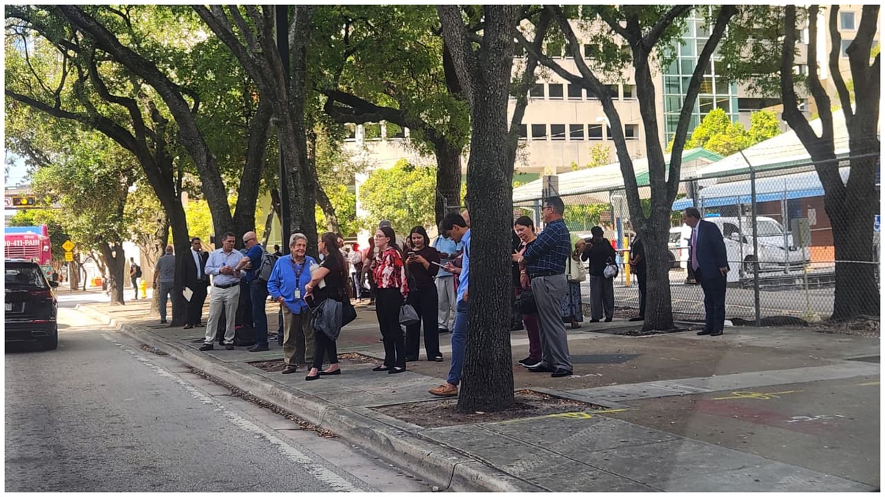 Evacúan el Government Center en Miami y detienen el servicio de Metrorail por paquete sospechoso