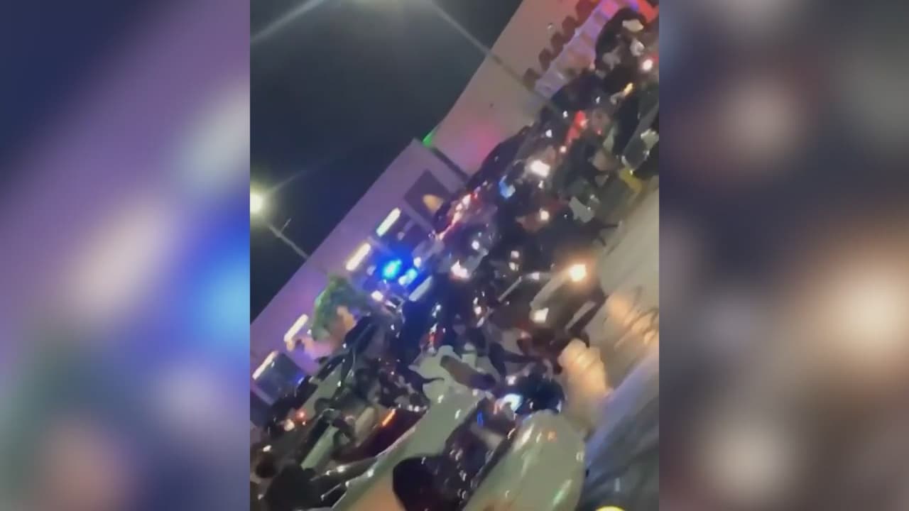 44 detenidos y 29 carros confiscados dejó redada durante carreras callejeras en Atlanta