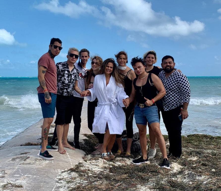 Mientras llega ese anhelado objetivo que tiene la cubana, Niurka Marcos vive una nueva etapa en Mérida, Yucatán. 
<br>