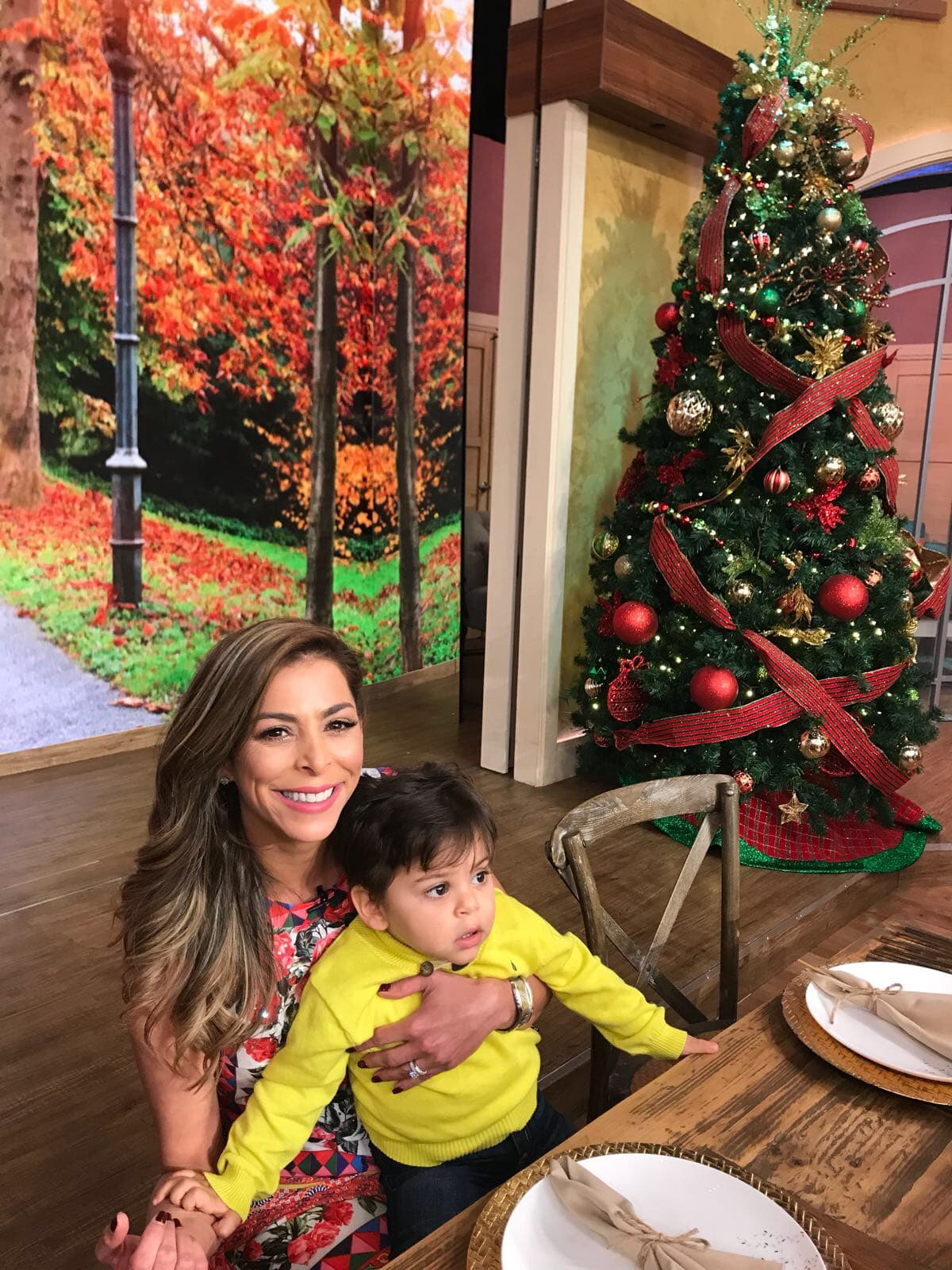 Lourdes es un miebro importante de nuestra familia y nos encanta ver lo feliz que es en su faceta de mamá.