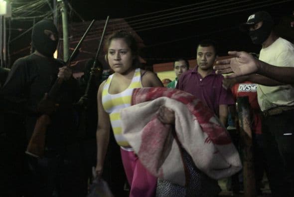 En los últimos cuatro años, habitantes de los estados de Michoacán (oeste) y Chihuahua (norte) también han tomado la justicia en sus manos, en un país convulsionado por una ola de violencia que en el sexenio del expresidente Felipe Calderón (2006-2012) dejó más de 70 mil muertos, según cifras oficiales.