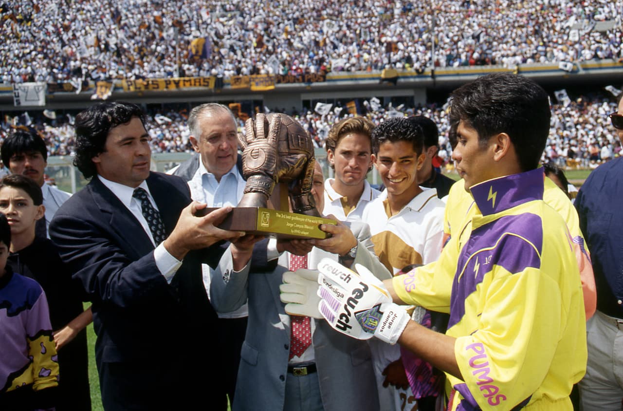 En 1993 fue reconocido como el tercer mejor portero del mundo; su calidad bajo los tres palos era incuestionable. Sin duda, es un portero de época, como pocos ha visto el futbol mundial en la historia. ¿El mejor guardameta mexicano?