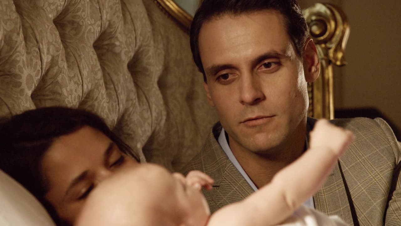 Con un beso en la mejilla, Ricardo le agradeció a Débora haber dado a luz a su hijo, pero le dejó en claro que no hay posibilidad de que la ame.