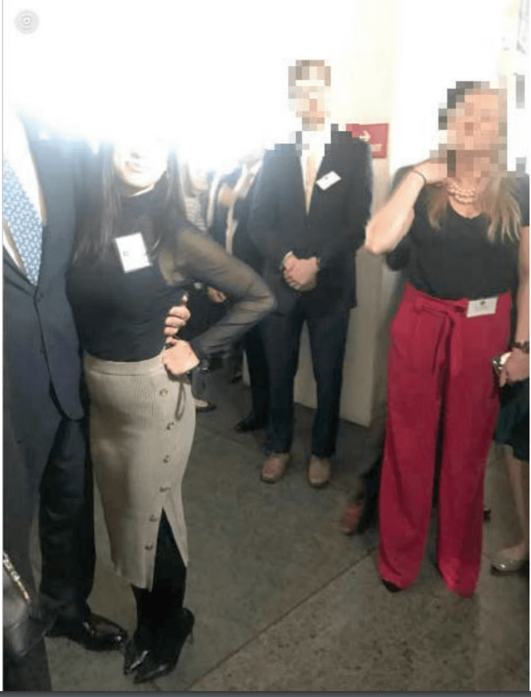 El Gobernador se comportaba de forma juguetona y coqueta con ellas, según el informe, mostrándoles una atención especial casi siempre que hablaban con él. Como ejemplo, McGrath señaló que "si él entraba en una habitación y yo estaba allí, el me saludaba primero, y sólo me saludaba a mí".