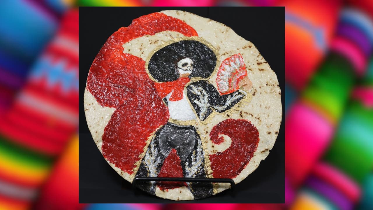 Las obras rinden homenaje a 
<b>la música mariachi y a los vendedores ambulantes, simbolizando la identidad y la tradición de la comunidad</b>. A través de su creatividad, los jóvenes han fusionado comida y cultura, inspirando a quienes los rodean.