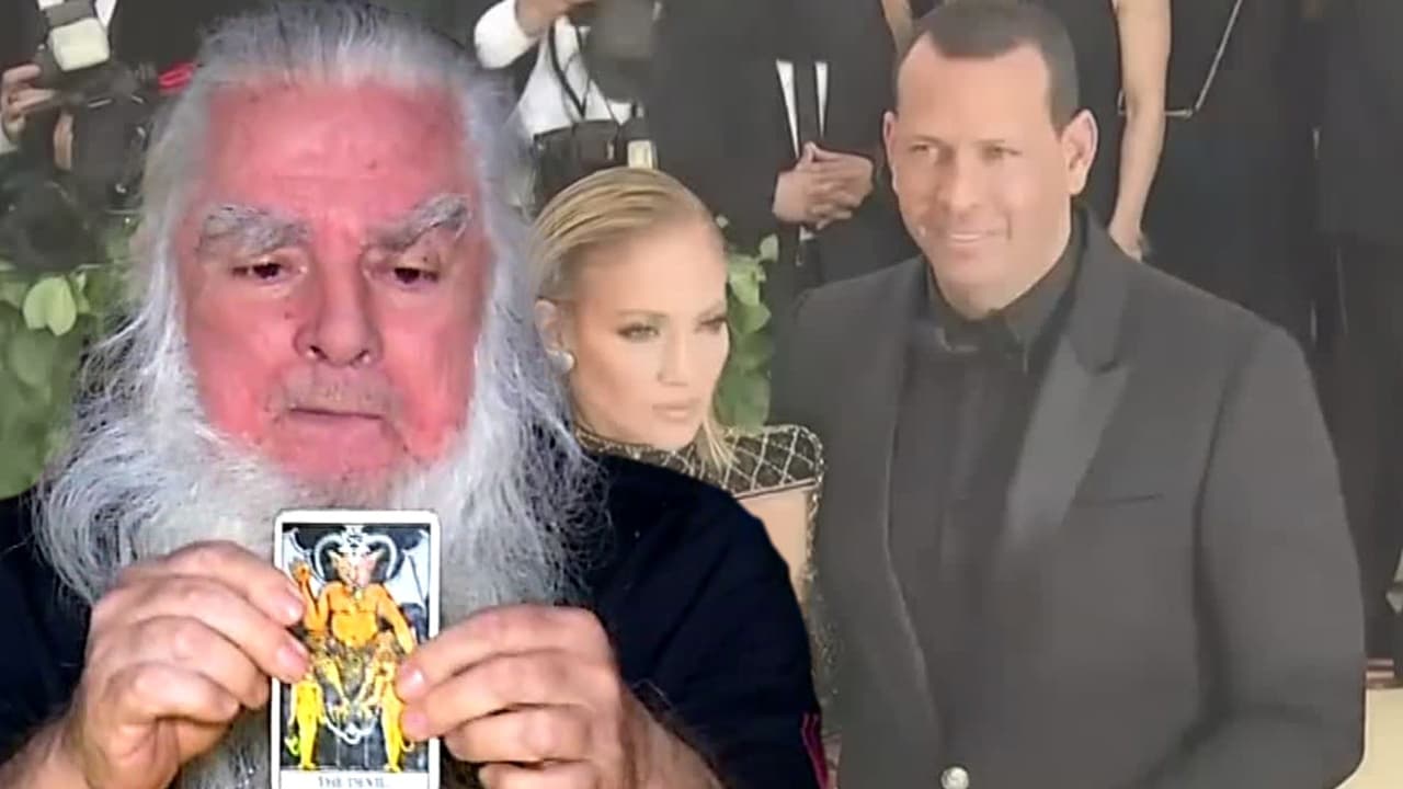 La intérprete de 'Jenny from the block', que actualmente vive una crisis en su relación con el exbeisbolista Alex Rodríguez, la compartió para promocionar su línea de cremas y jabones para el cuidado de la piel.
<br>