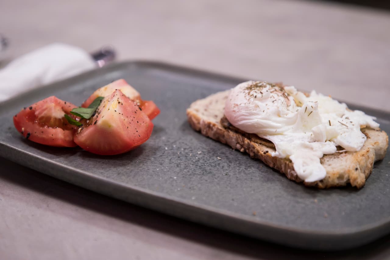 En cuanto la chef Belén Alonso vio los platos de las Merino señaló: "Me gustó que hayan puesto sobre una tosta el huevo pochado".