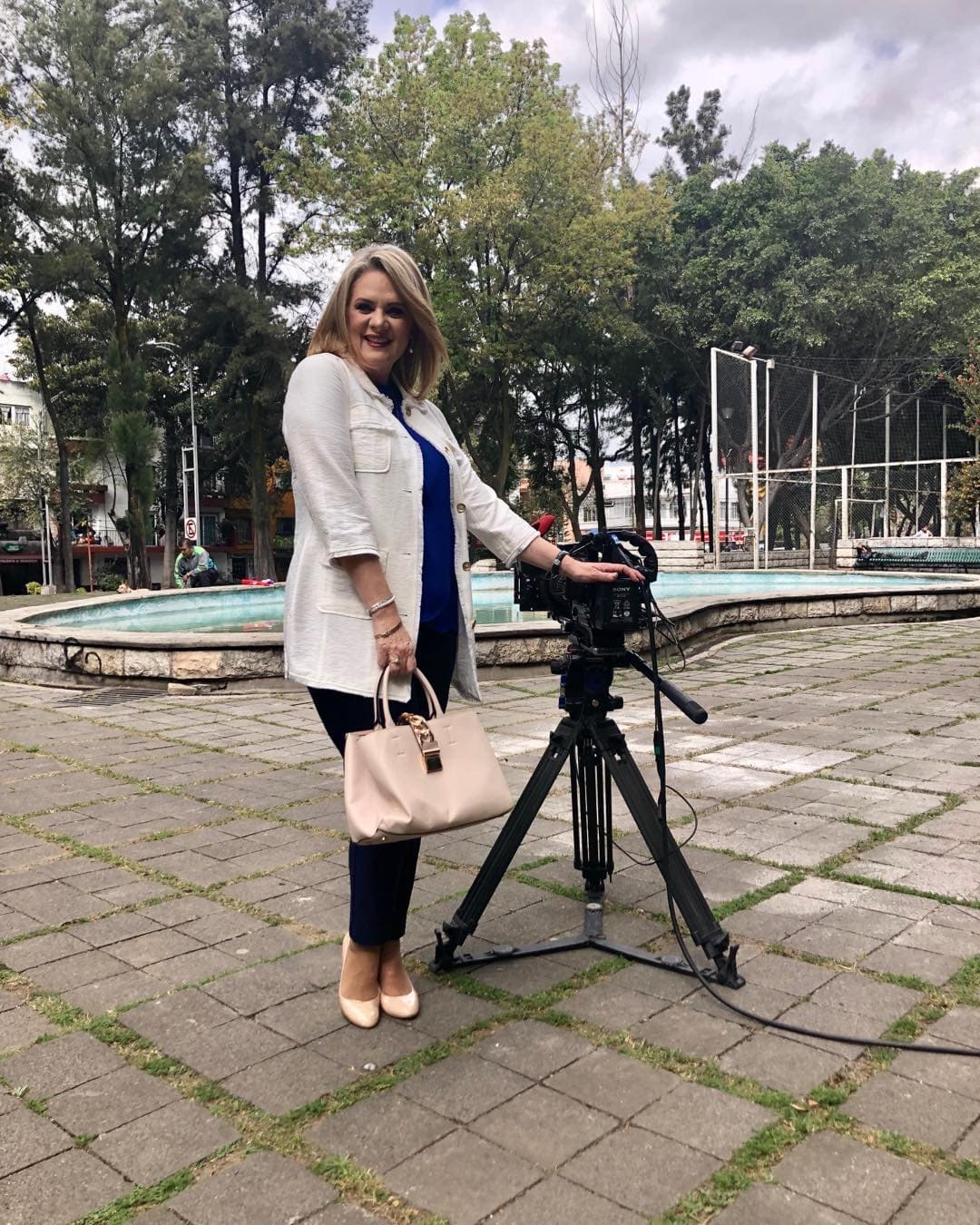 "Sí, pero de la manera en que yo estaba, sola y volver a empezar una relación y animarme, tenía mucho miedo de que me volviera a pasar algo, que yo estuviera con dos solita", reveló al medio mexicano 
<a href="https://www.eluniversal.com.mx/espectaculos/erika-buenfil-penso-en-tener-otro-hijo" target="_blank">El Universal</a>.