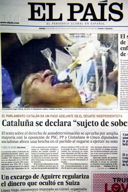 El diario 'El País' se vio obligado a pedir disculpas tras publicar en portada de sus ediciones en papel y en internet, la foto de un hombre entubado en una cama de hospital, presentada erróneamente como una imagen exclusiva del presidente Chávez, que luego retiró.