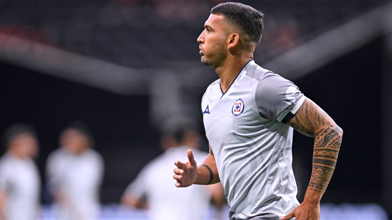 Escobar toma drástica decisión para dejar a Cruz Azul