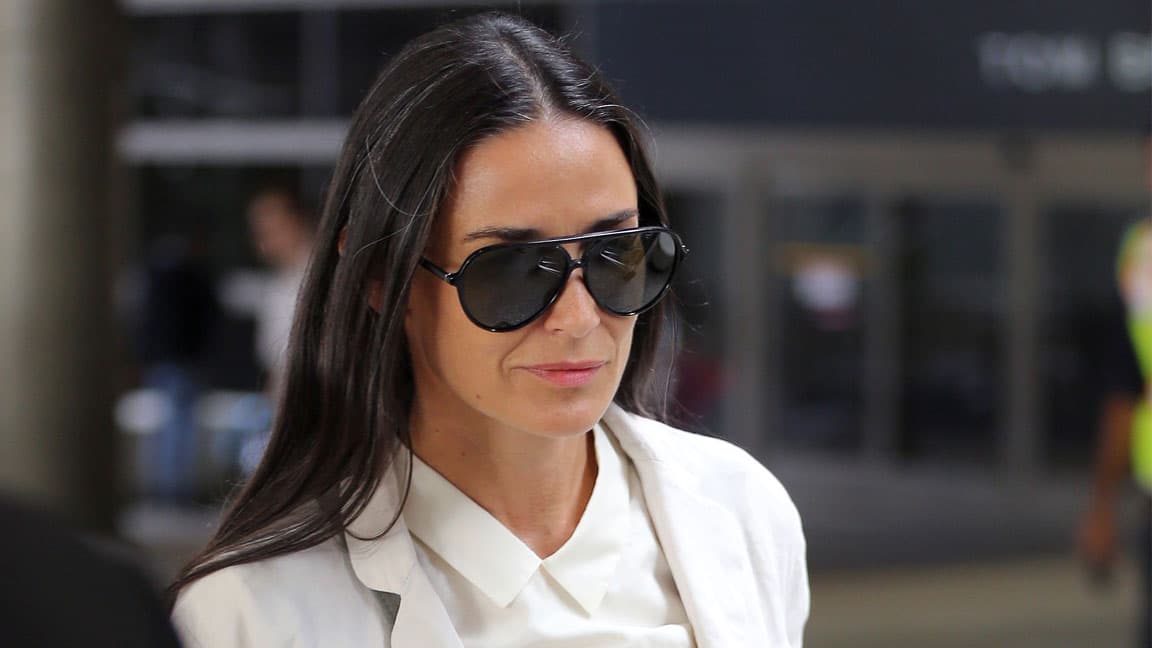 Hallan un hombre sin vida en su piscina