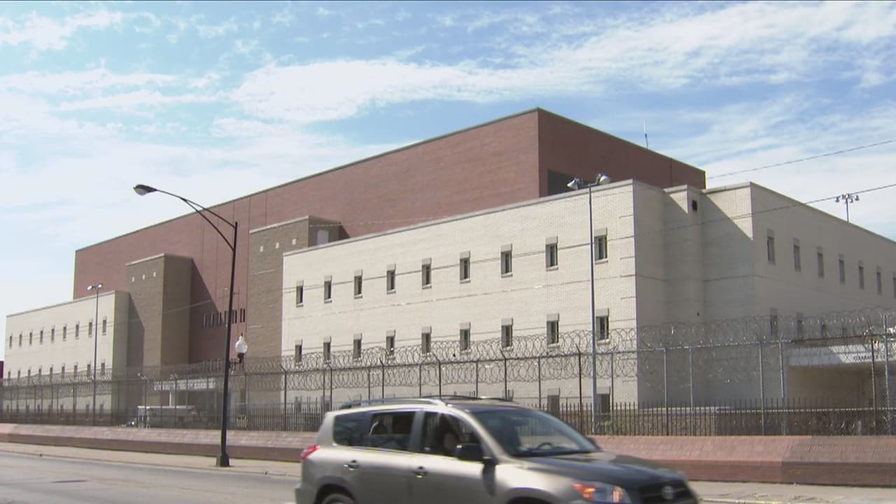 Más de 200 guardias de la cárcel del condado de Cook se reportaron enfermos el Día de la Madre