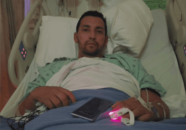 "Creí que si me enfermaba me atenderían gratis": despertó de coma y no puede pagar la cuenta del hospital