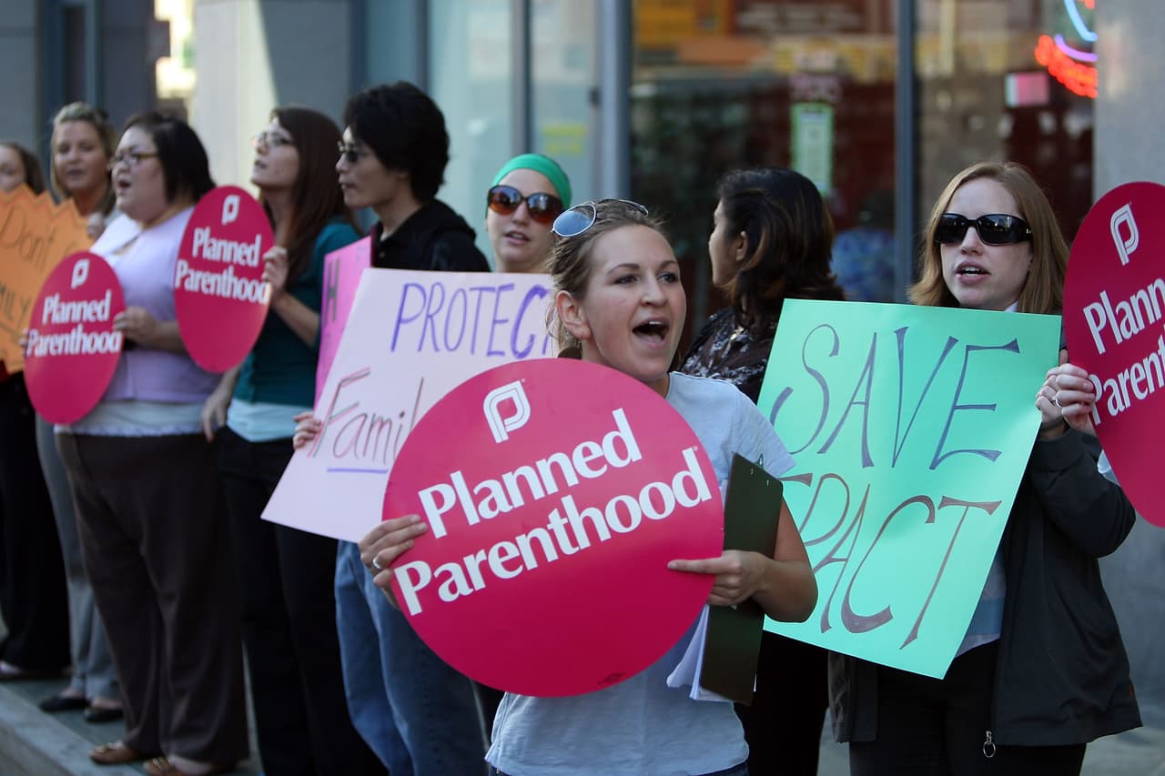 Un gran jurado presenta cargos contra activistas detrás de videos sobre Planned Parenthood