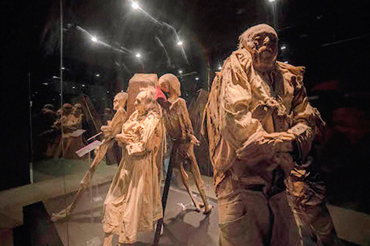 Dos fotos del Museo de las Momias de Guanajuato, en México. Fotos cedidas por el museo.