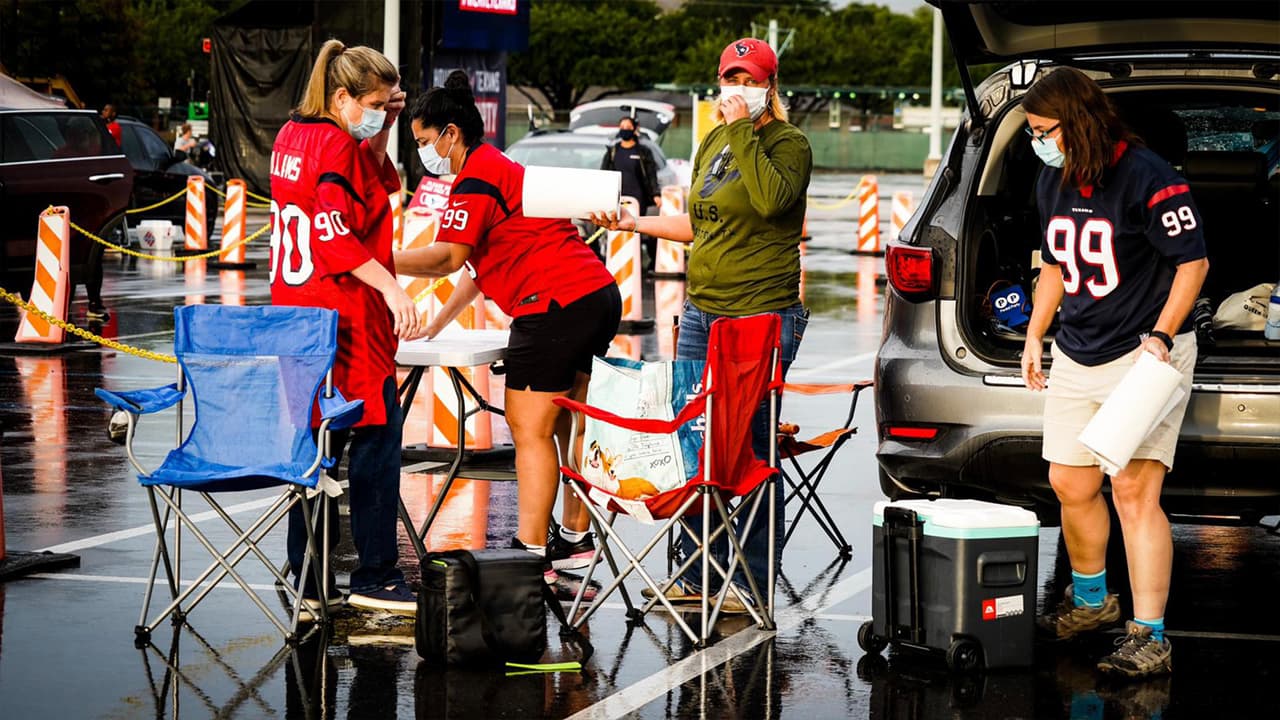 Los asistentes pudieron hacerlo en sus vehículos y con un máximo de cuatro personas por auto.