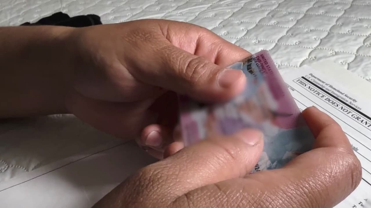 Madre con DACA en proceso de renovación teme consecuencias por retrasos migratorios