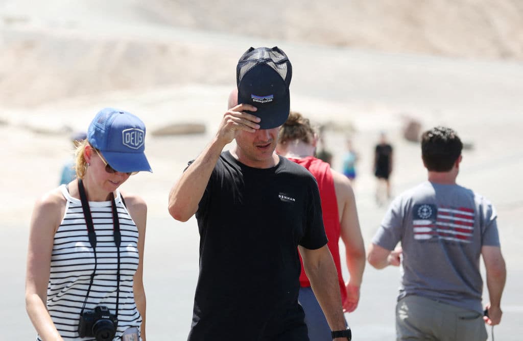 Algunas personas no estaban preparadas para este tipo de temperatura, pues se presentaron al Valle de la Muerte vistiendo de negro, el color que menos se recomienda.