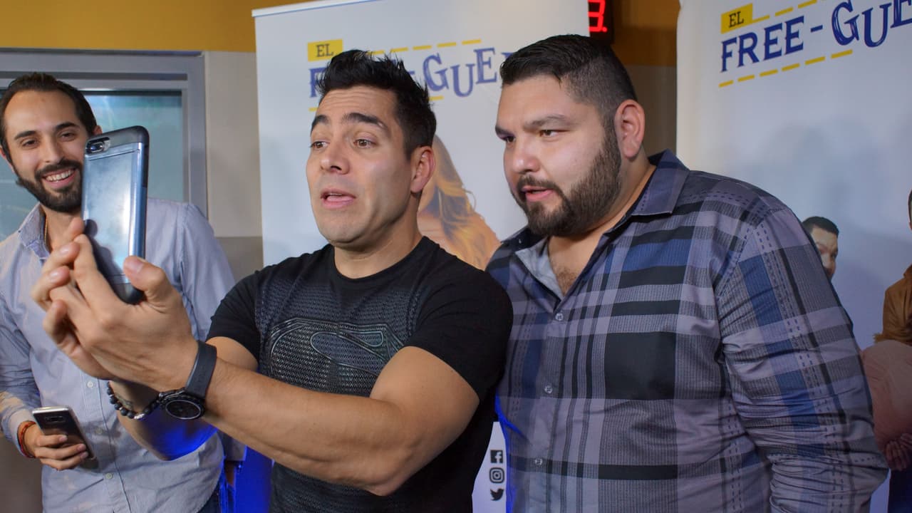 <b><a href="http://www.univision.com/temas/omar-chaparro">Omar Chaparro</a></b> se metió al 
<b><a href="http://www.univision.com/temas/el-free-guey">Free-guey show</a></b> y nos contagió con toda su alegría.