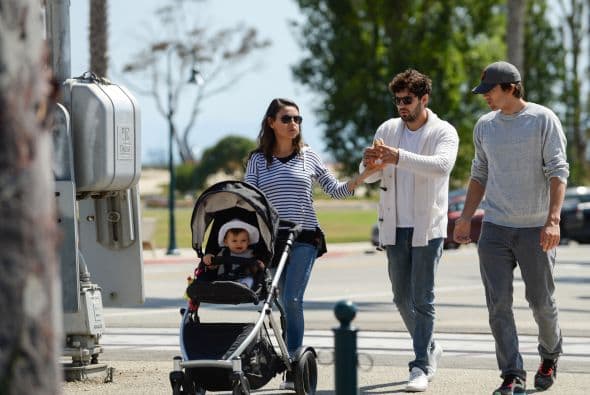 ¡Ashton tiene amor para las dos!